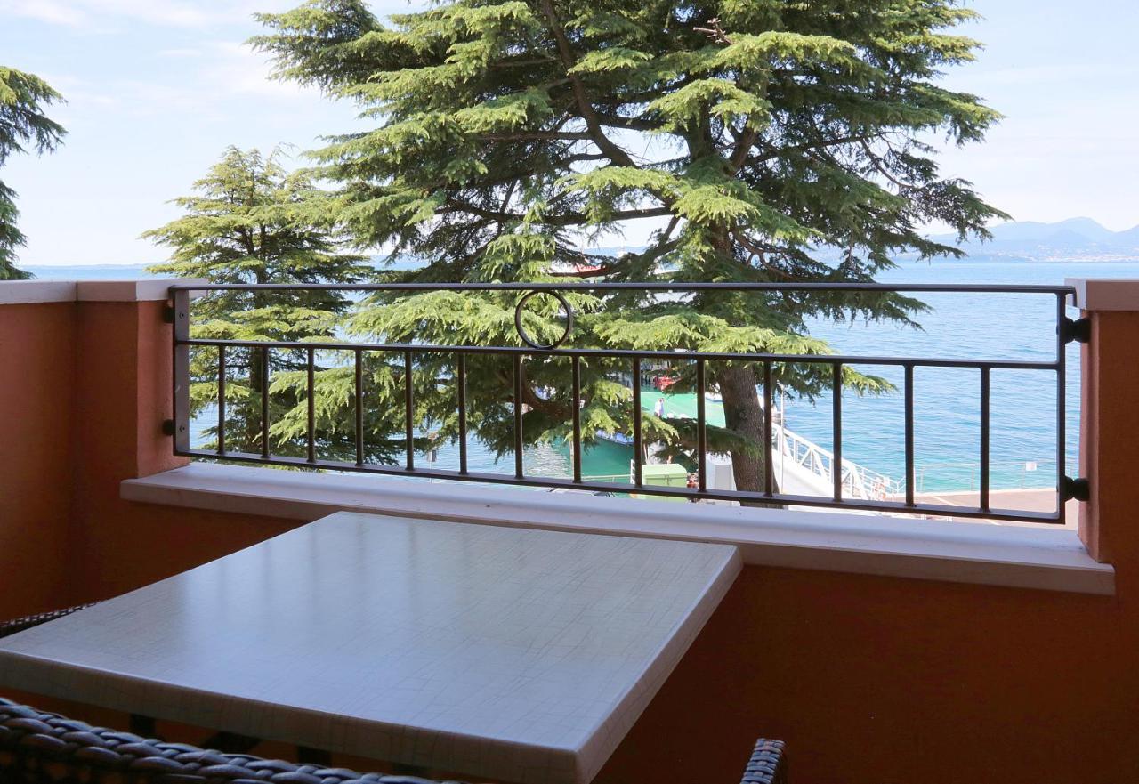 Hotel Lido Torri Del Benaco Exteriör bild