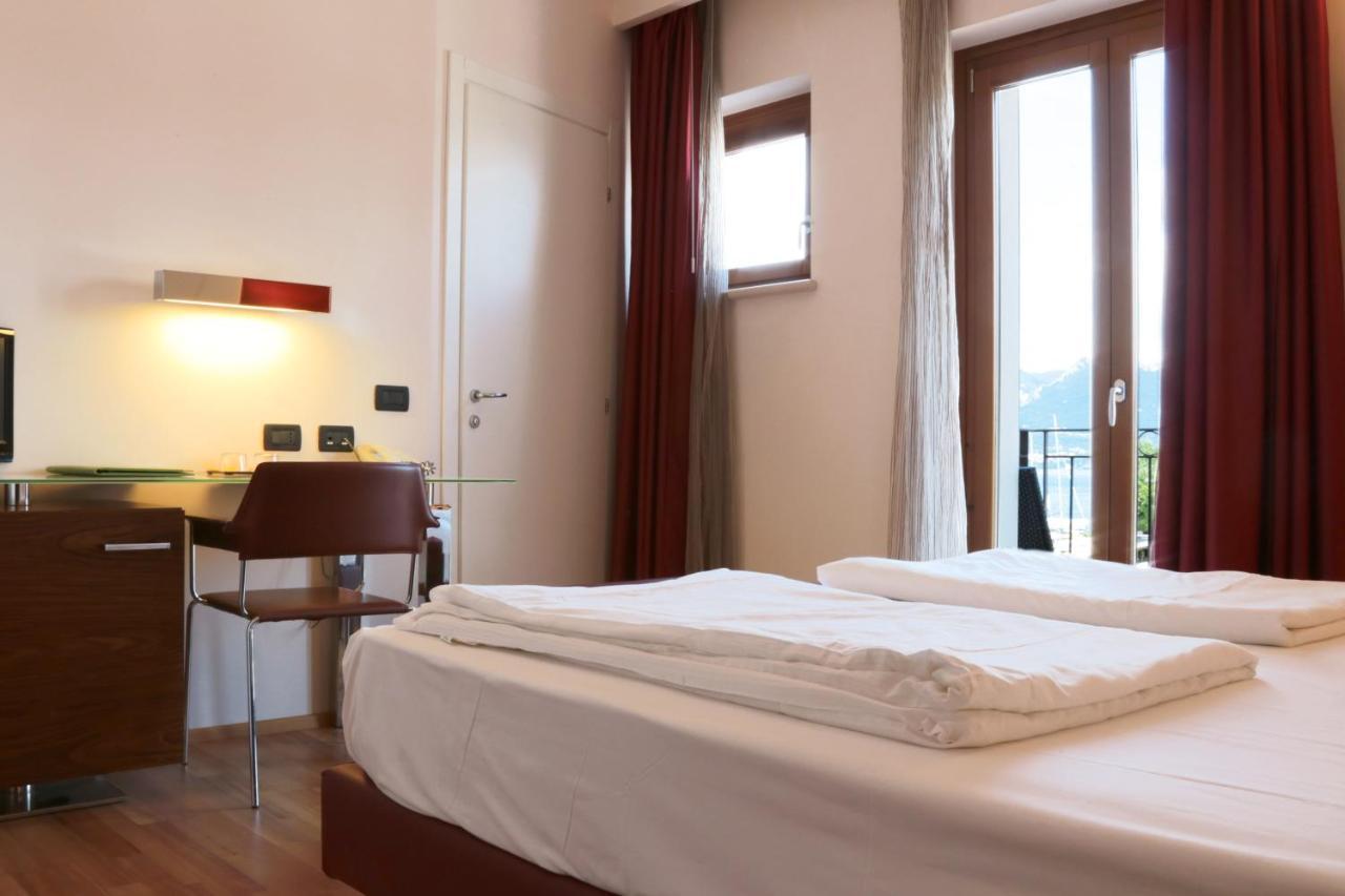 Hotel Lido Torri Del Benaco Exteriör bild