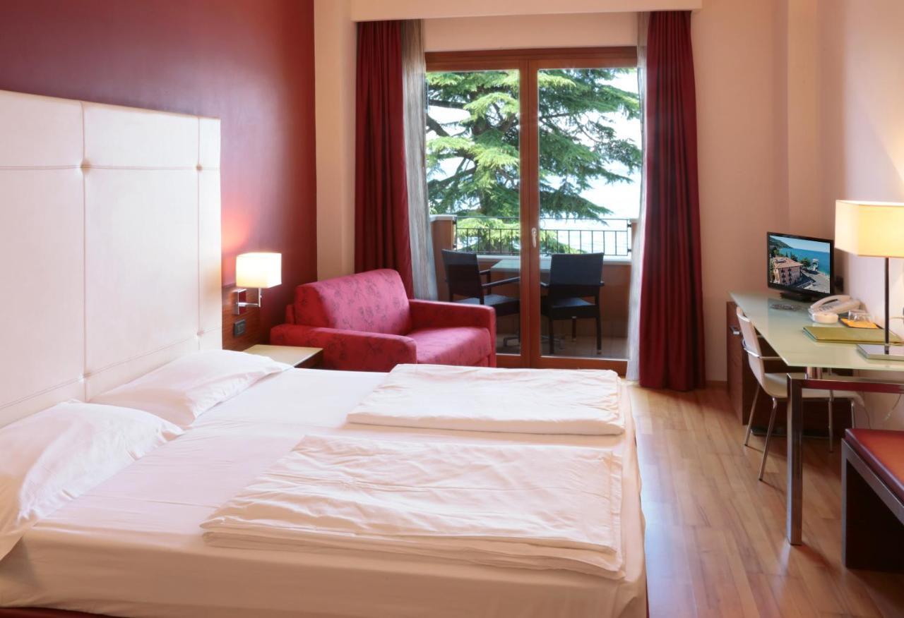 Hotel Lido Torri Del Benaco Exteriör bild