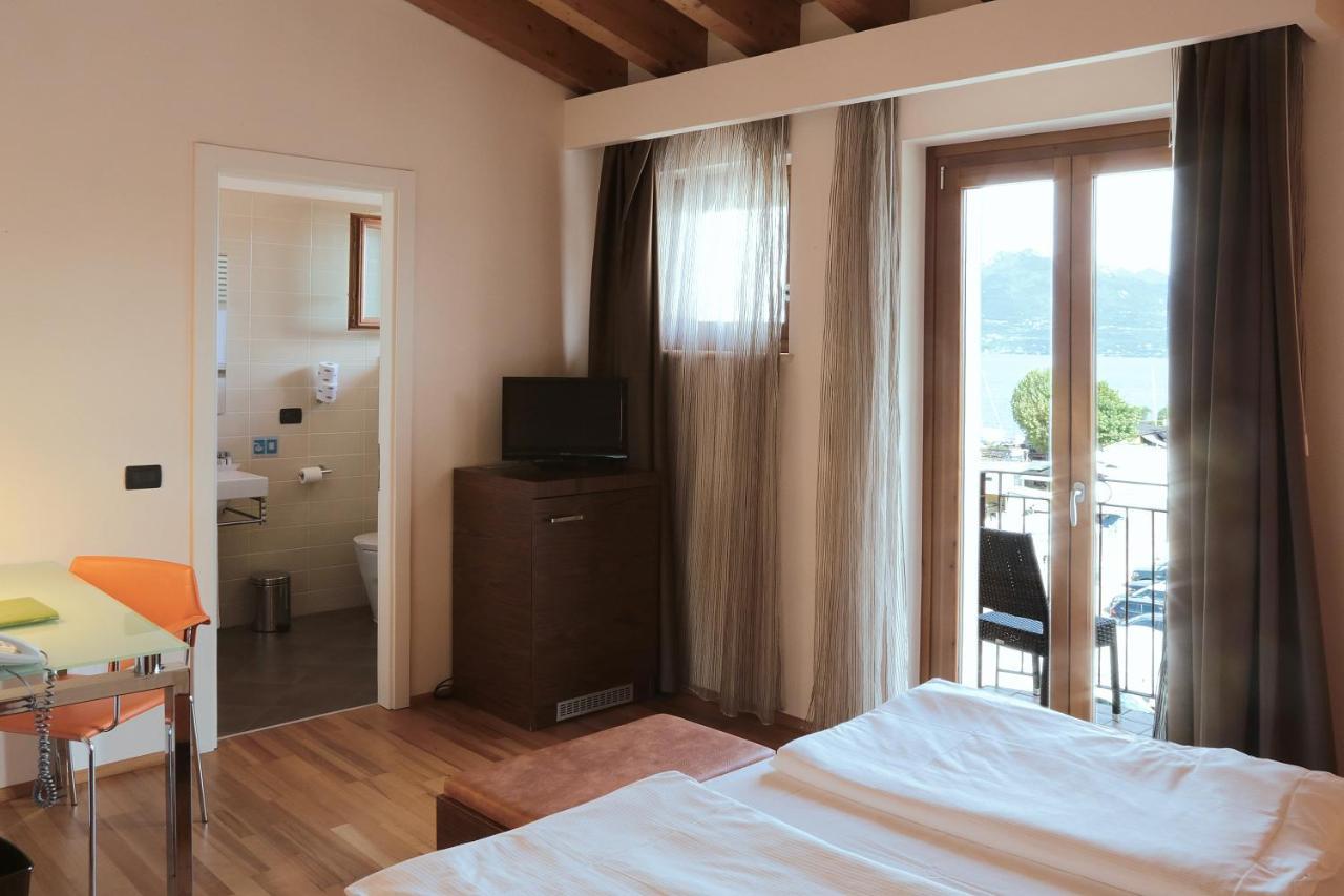 Hotel Lido Torri Del Benaco Exteriör bild