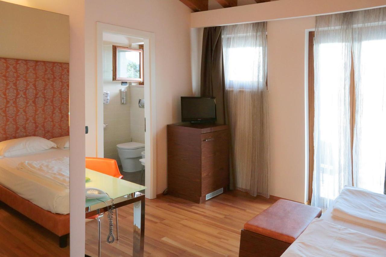Hotel Lido Torri Del Benaco Exteriör bild