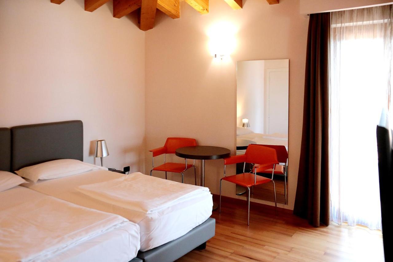 Hotel Lido Torri Del Benaco Exteriör bild