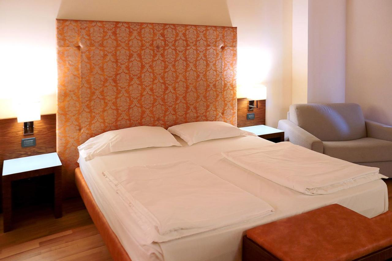 Hotel Lido Torri Del Benaco Exteriör bild