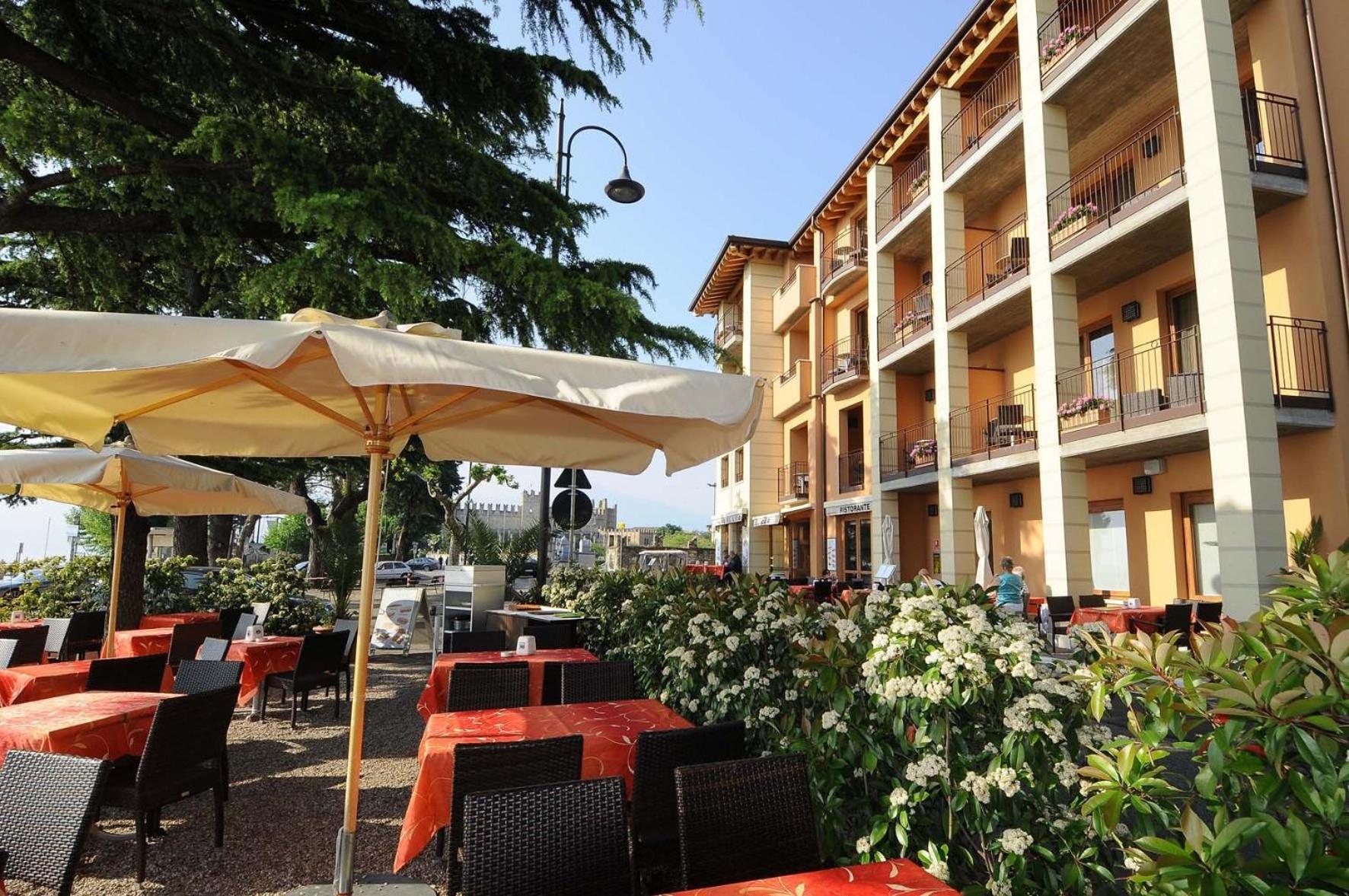 Hotel Lido Torri Del Benaco Exteriör bild