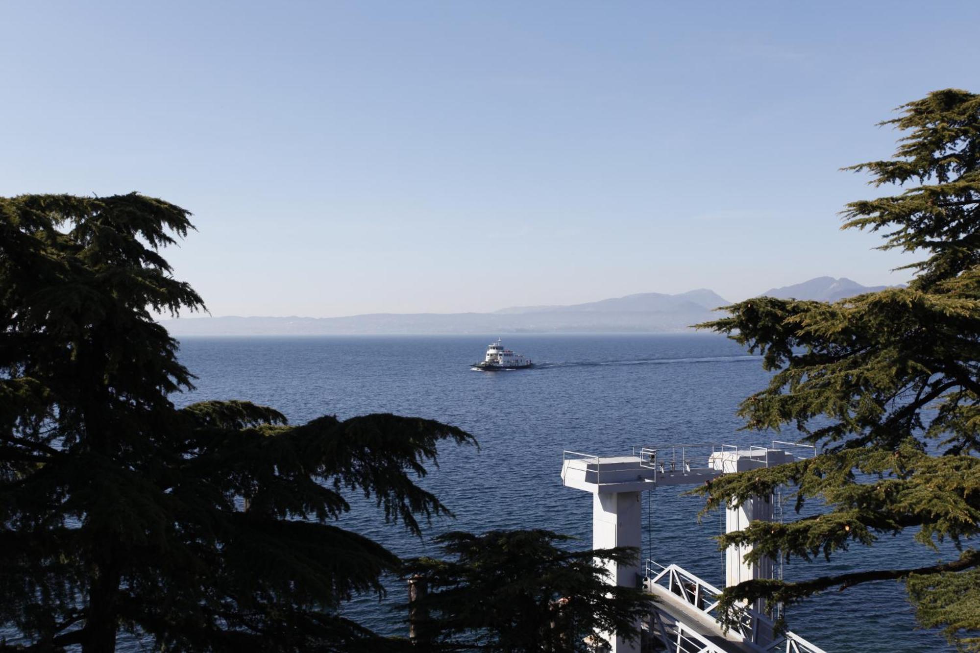 Hotel Lido Torri Del Benaco Exteriör bild