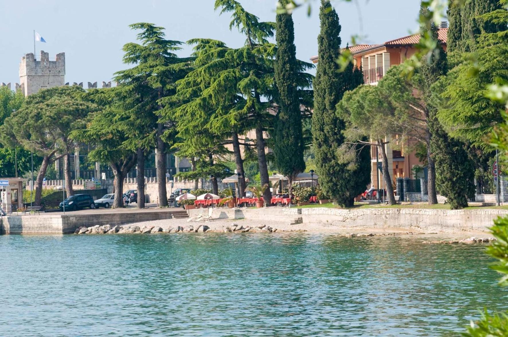 Hotel Lido Torri Del Benaco Exteriör bild