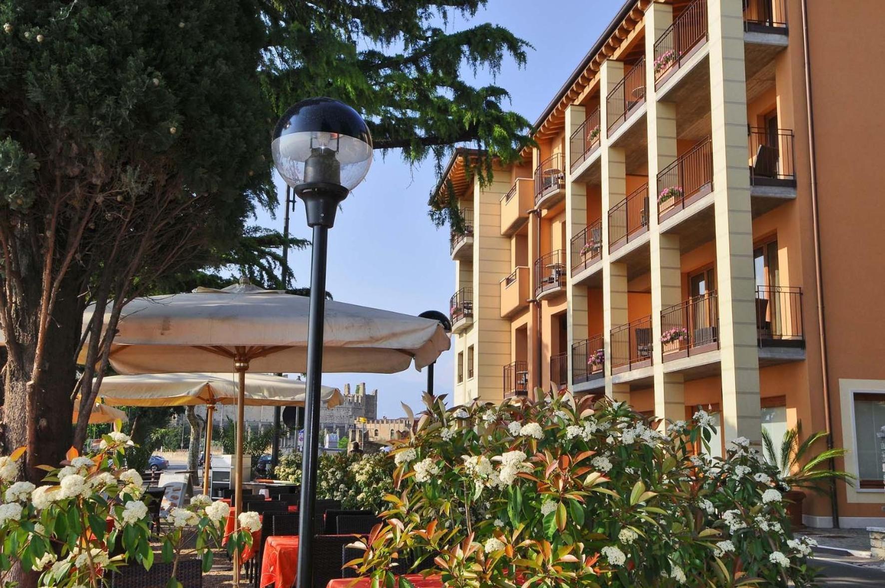 Hotel Lido Torri Del Benaco Exteriör bild