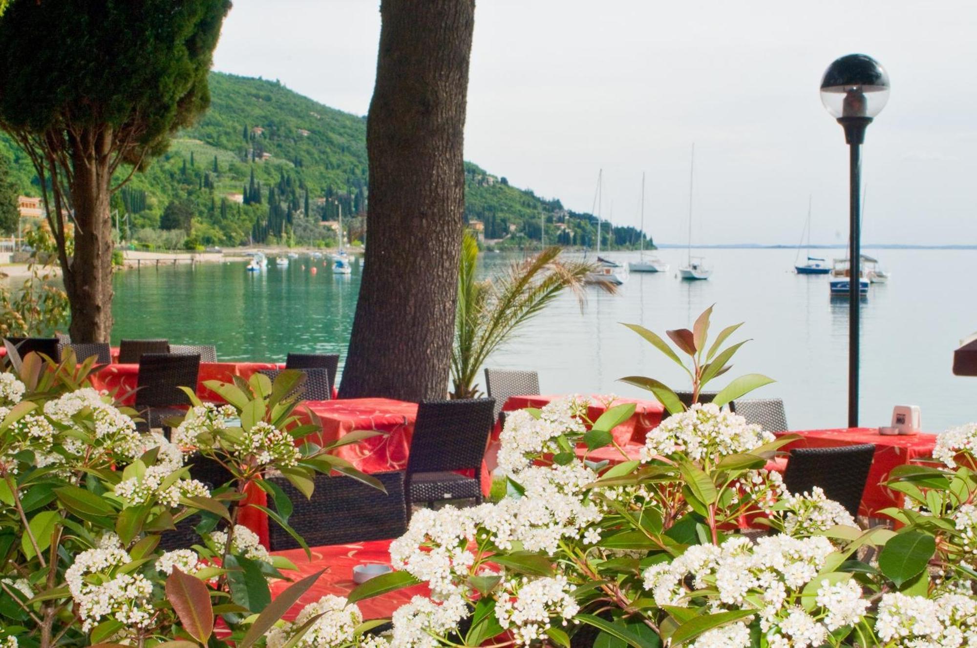 Hotel Lido Torri Del Benaco Exteriör bild
