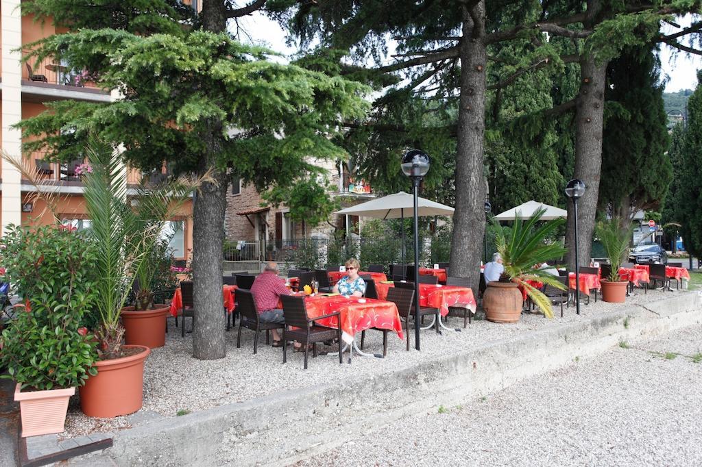 Hotel Lido Torri Del Benaco Exteriör bild
